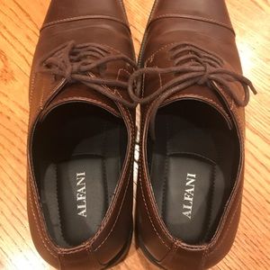 Men’s Alfani 9.5 shoe